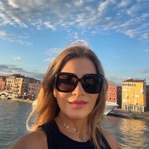 Meet your Posher, Maria
